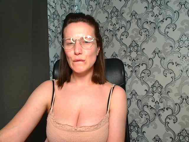 BellaKisss1 webcam