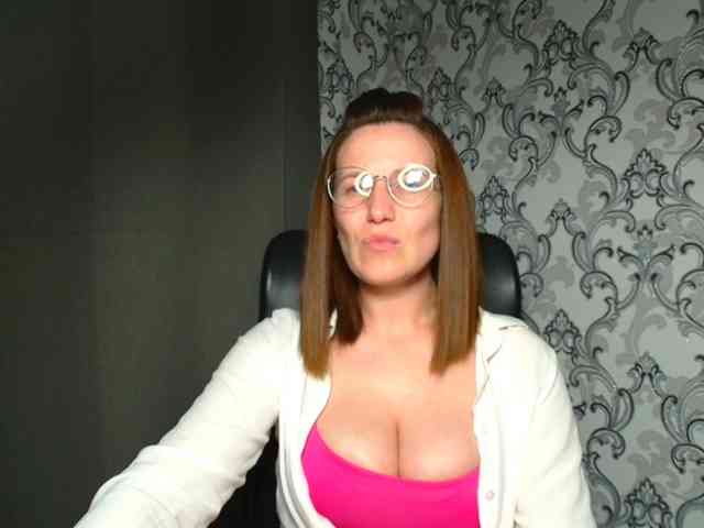 BellaKisss1 webcam