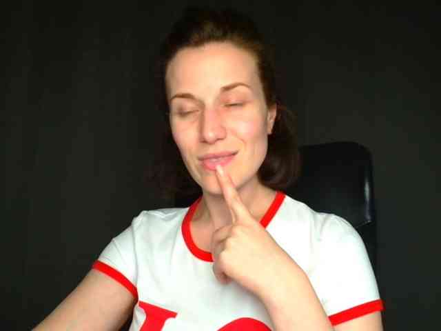 BellaKisss1 webcam