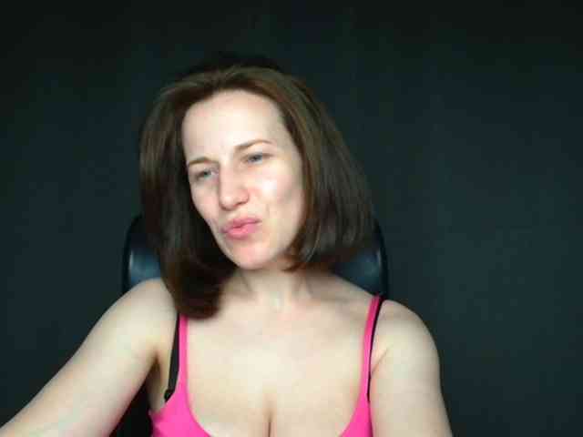 BellaKisss1 webcam