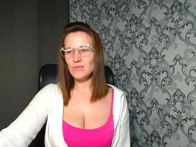BellaKisss1 webcam