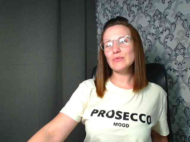 BellaKisss1 webcam