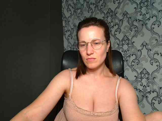 BellaKisss1 webcam
