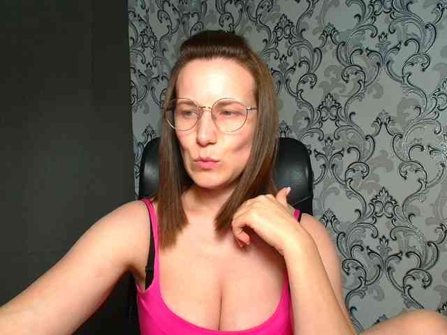BellaKisss1 webcam