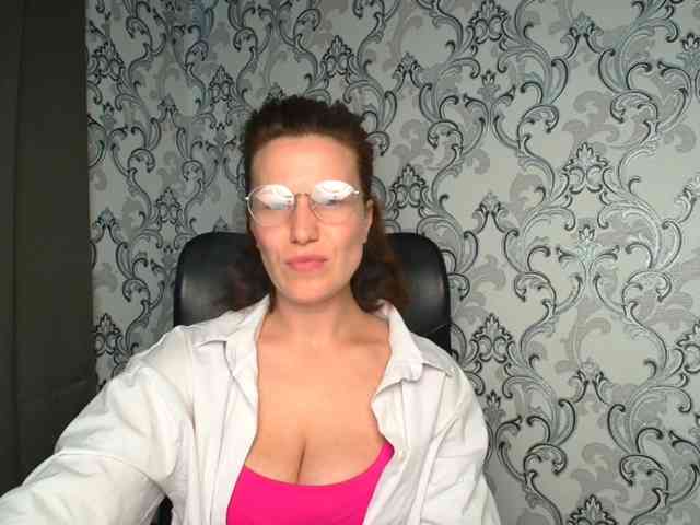BellaKisss1 webcam
