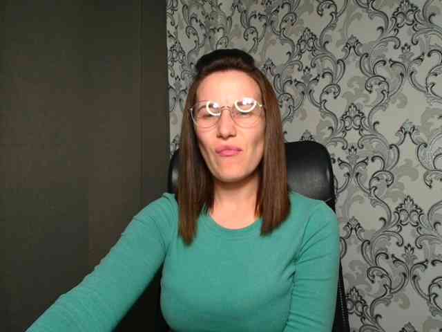 BellaKisss1 webcam