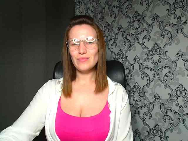 BellaKisss1 webcam
