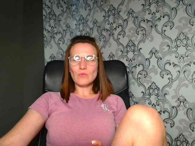 BellaKisss1 webcam