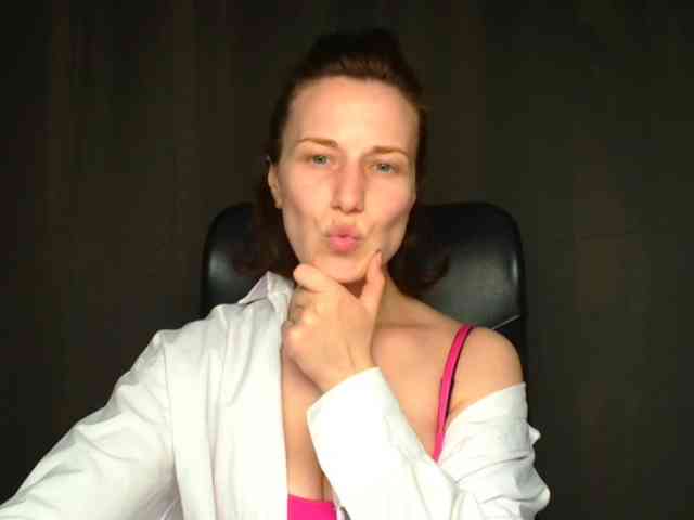 BellaKisss1 webcam