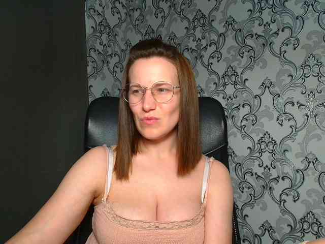BellaKisss1 webcam
