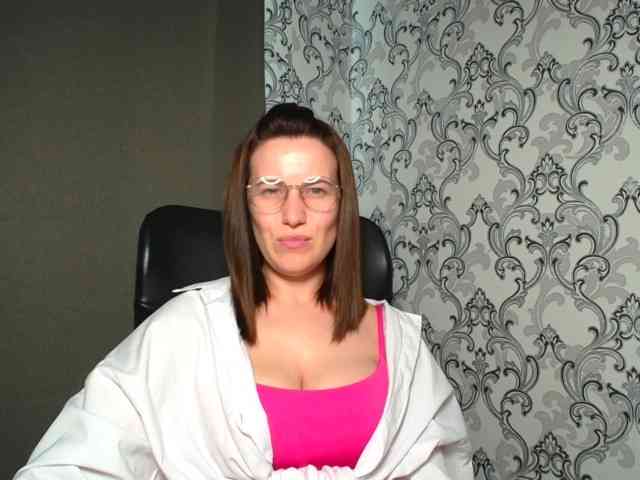 BellaKisss1 webcam