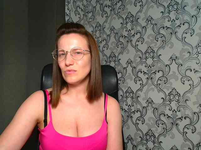 BellaKisss1 webcam