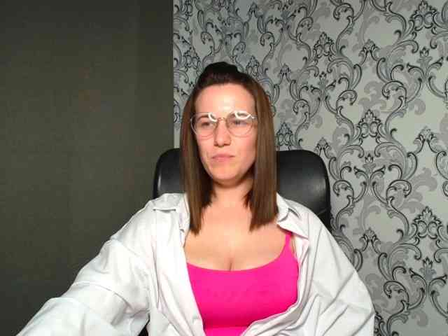 BellaKisss1 webcam