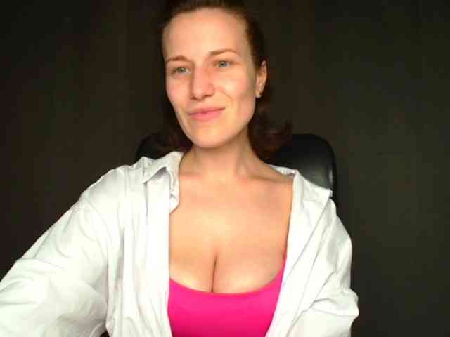 BellaKisss1 webcam