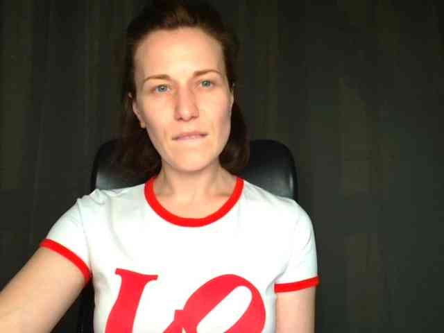 BellaKisss1 webcam
