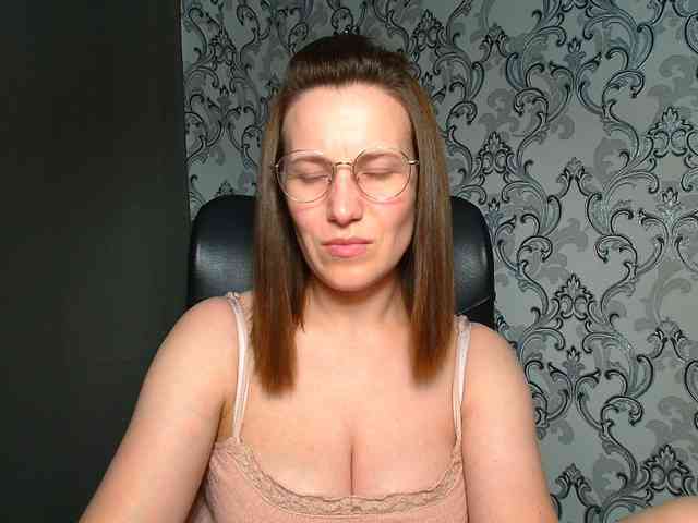 BellaKisss1 webcam