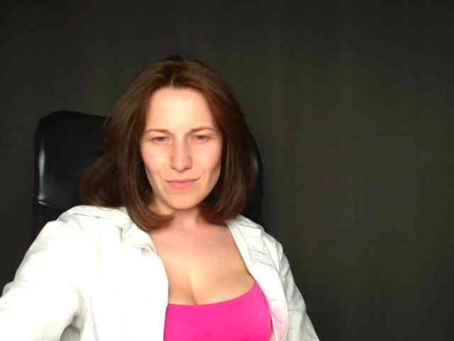 BellaKisss1 webcam