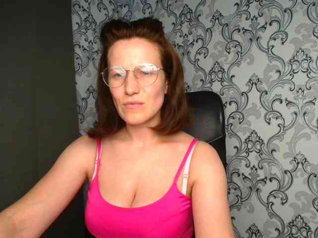BellaKisss1 webcam