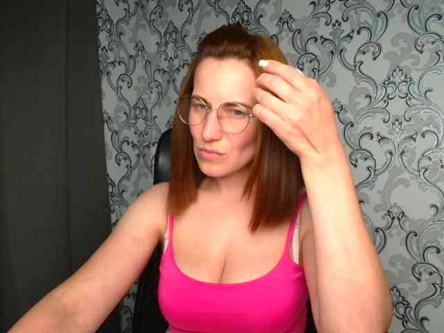 BellaKisss1 webcam