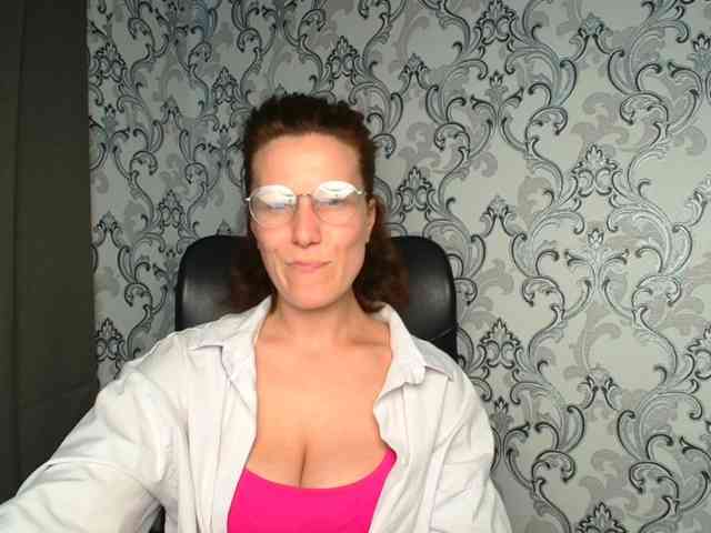 BellaKisss1 webcam
