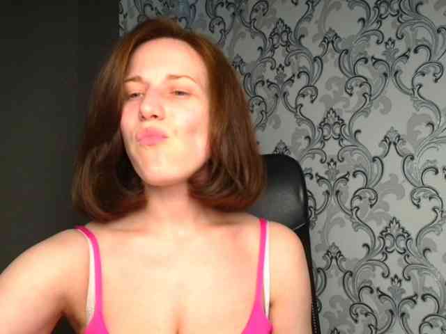 BellaKisss1 webcam