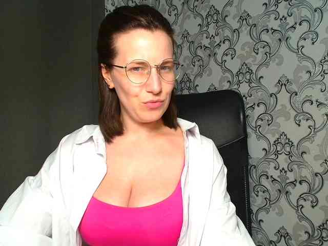 BellaKisss1 webcam