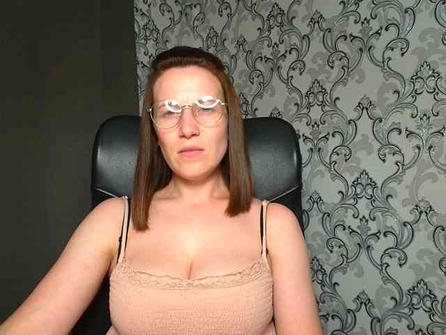 BellaKisss1 webcam