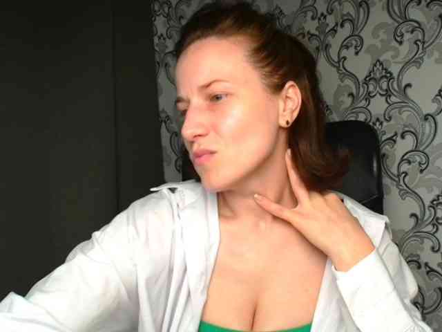 BellaKisss1 webcam