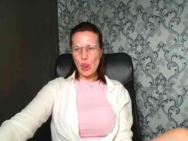 BellaKisss1 webcam