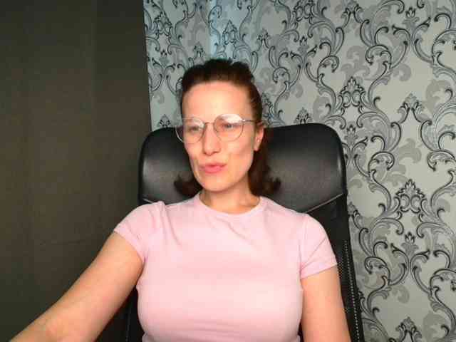 BellaKisss1 webcam