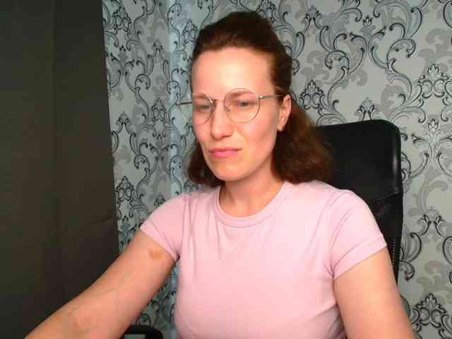BellaKisss1 webcam