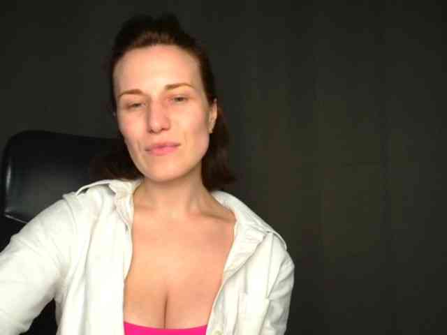 BellaKisss1 webcam