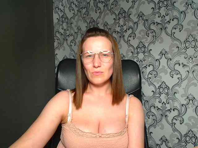 BellaKisss1 webcam