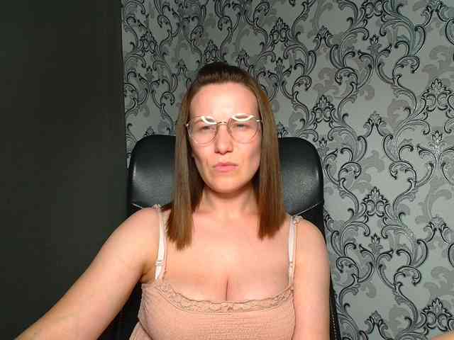 BellaKisss1 webcam