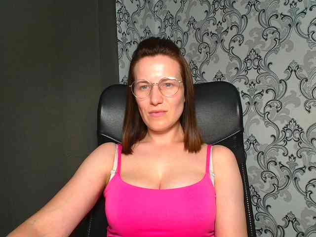 BellaKisss1 webcam