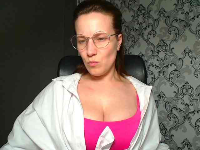 BellaKisss1 webcam