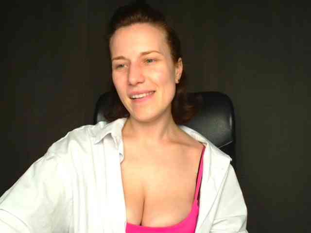 BellaKisss1 webcam