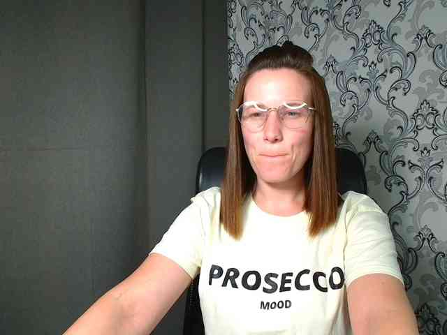 BellaKisss1 webcam