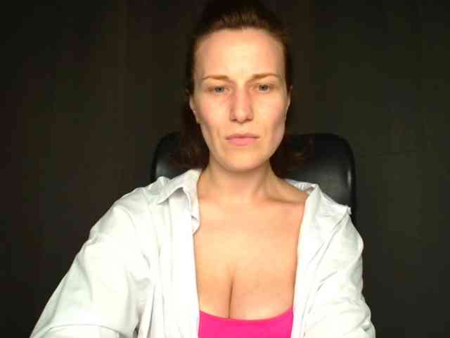 BellaKisss1 webcam
