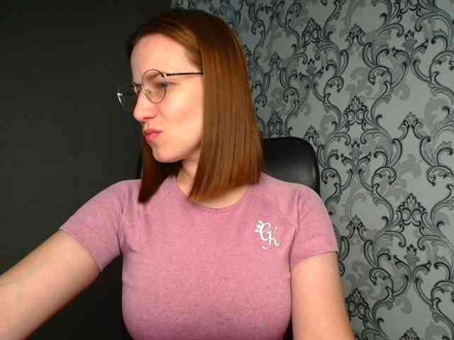 BellaKisss1 webcam