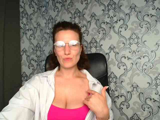 BellaKisss1 webcam