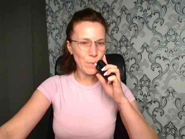 BellaKisss1 webcam