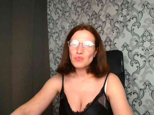 BellaKisss1 webcam