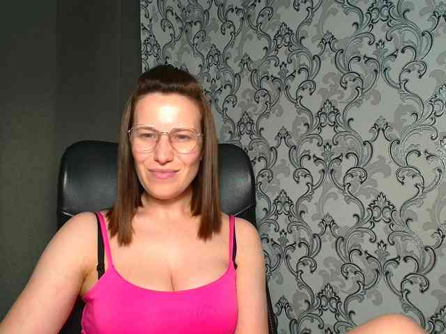 BellaKisss1 webcam
