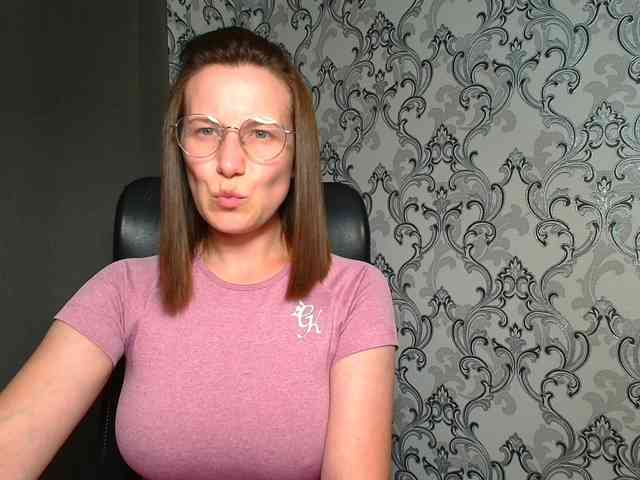 BellaKisss1 webcam
