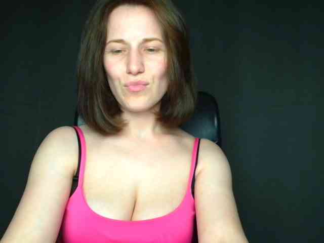 BellaKisss1 webcam