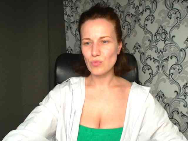BellaKisss1 webcam