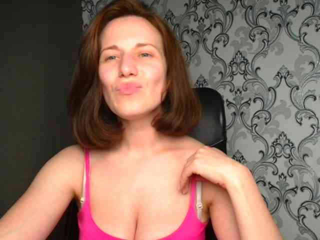 BellaKisss1 webcam