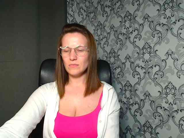 BellaKisss1 webcam