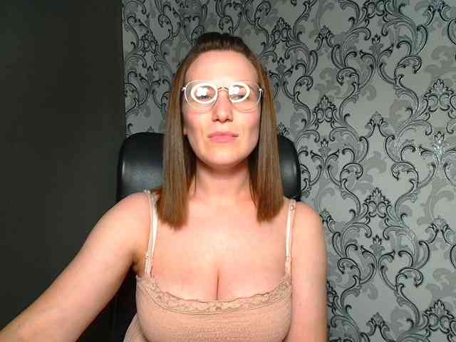 BellaKisss1 webcam